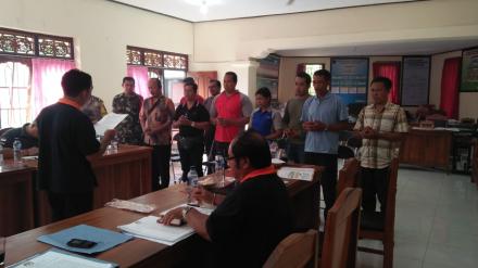 Pelantikan dan Pengambilan sumpah KPPS Desa Panji anom dalam rangka Pilgub Bali 2018