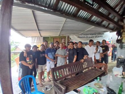 Pemerintah Desa Panji Anom Jeguk Kaur Keuangan Yang Sedang Sakit